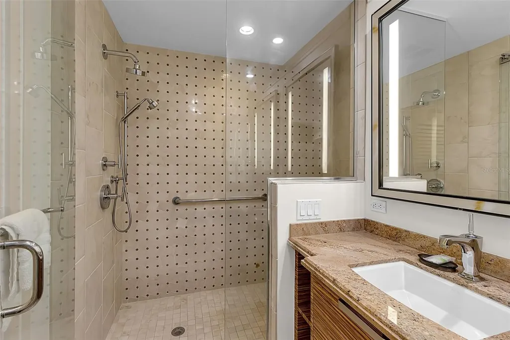 915 Seaside Drive Sarasota FL 34242