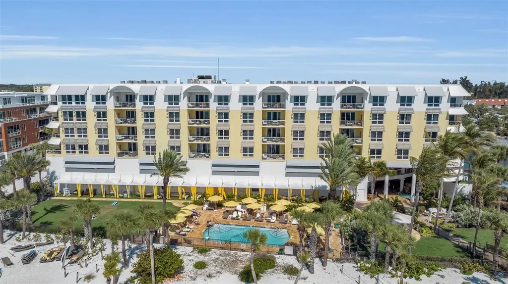 915 Seaside Drive Sarasota FL 34242