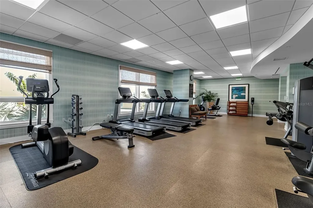 915 Seaside Drive Sarasota FL 34242