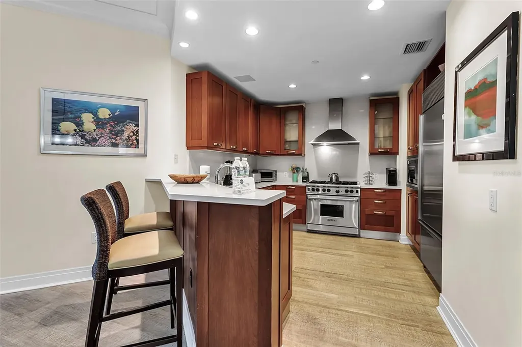 915 Seaside Drive Sarasota FL 34242