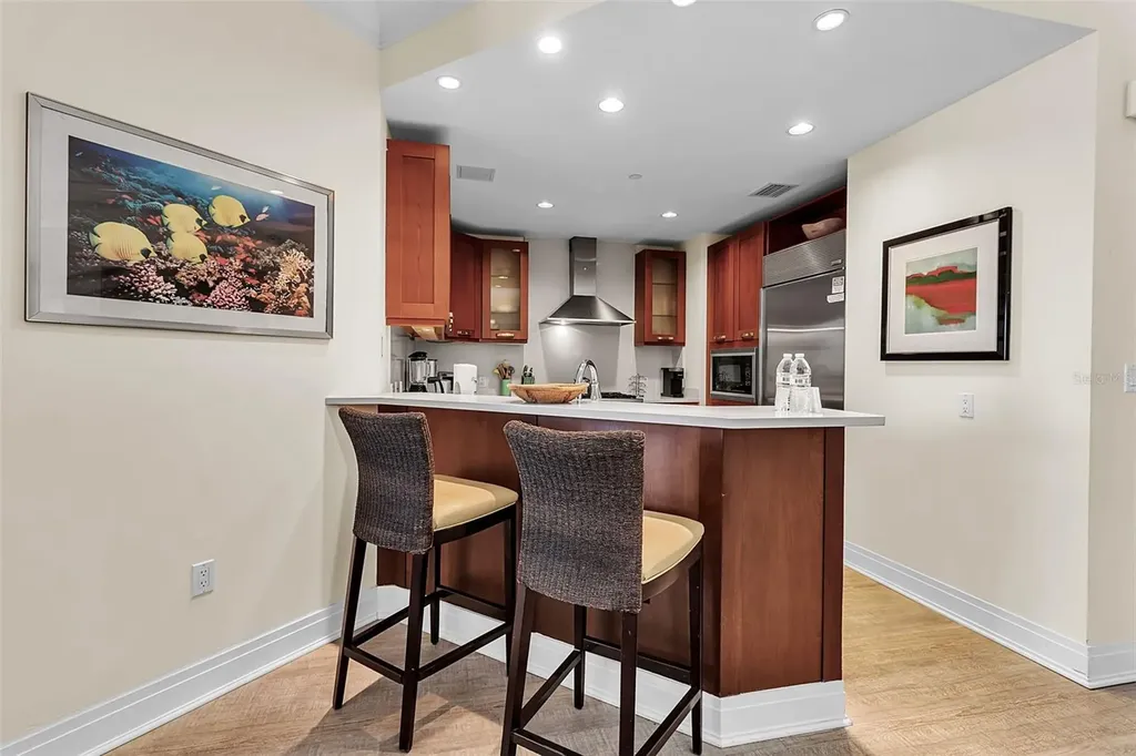 915 Seaside Drive Sarasota FL 34242