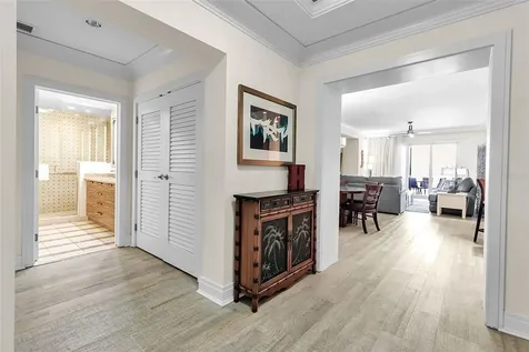 915 Seaside Drive Sarasota FL 34242