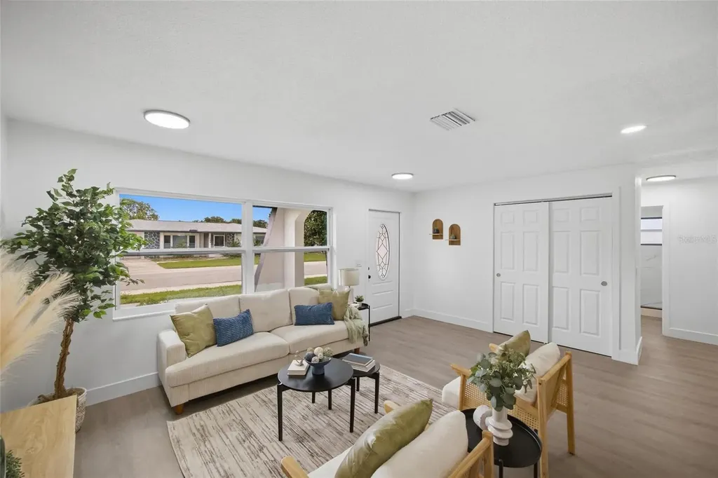 1811 Driftwood Circle S Oldsmar FL 34677
