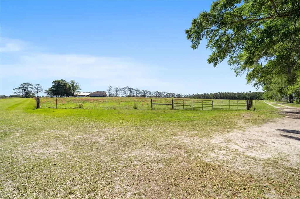 19355 SW 25th Place Dunnellon FL 34431