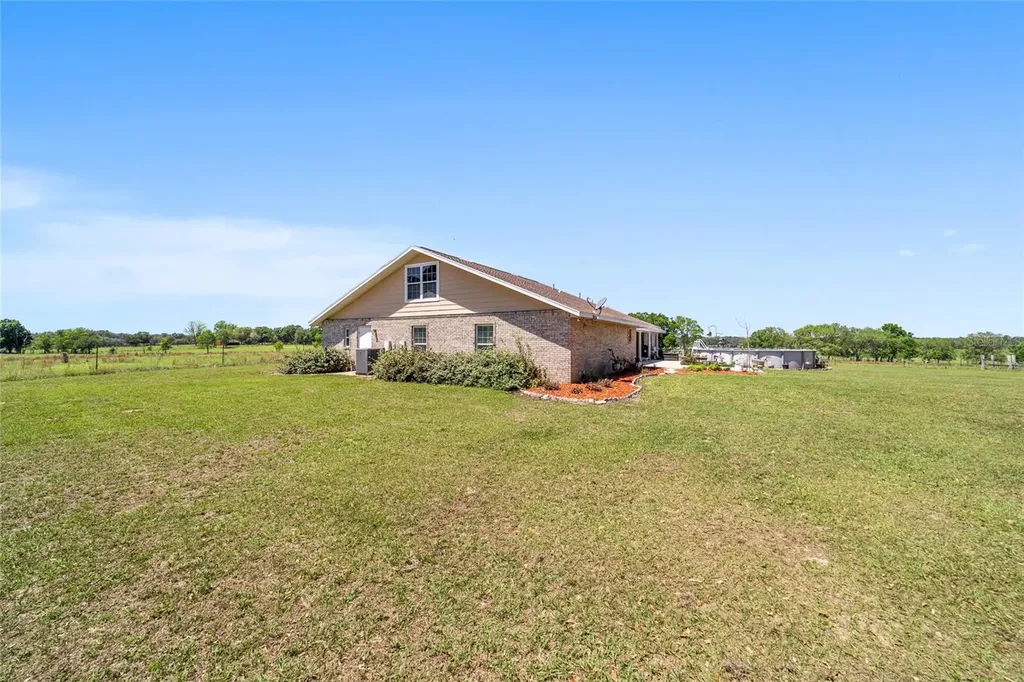 19355 SW 25th Place Dunnellon FL 34431