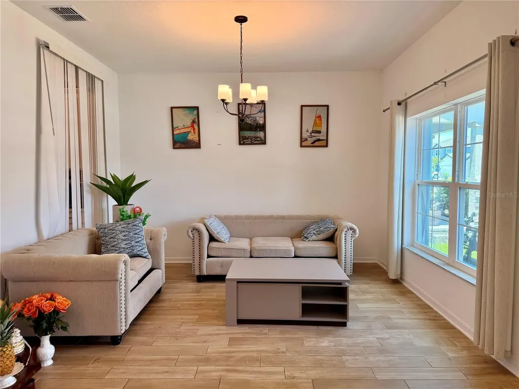 7824 Notched Pine Bend Wesley Chapel FL 33545