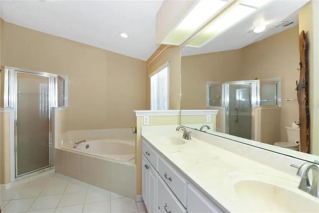 21300 Royal Street Georges Lane Leesburg FL 34748