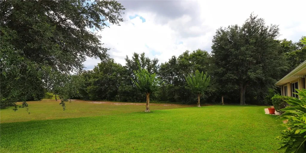 21300 Royal Street Georges Lane Leesburg FL 34748