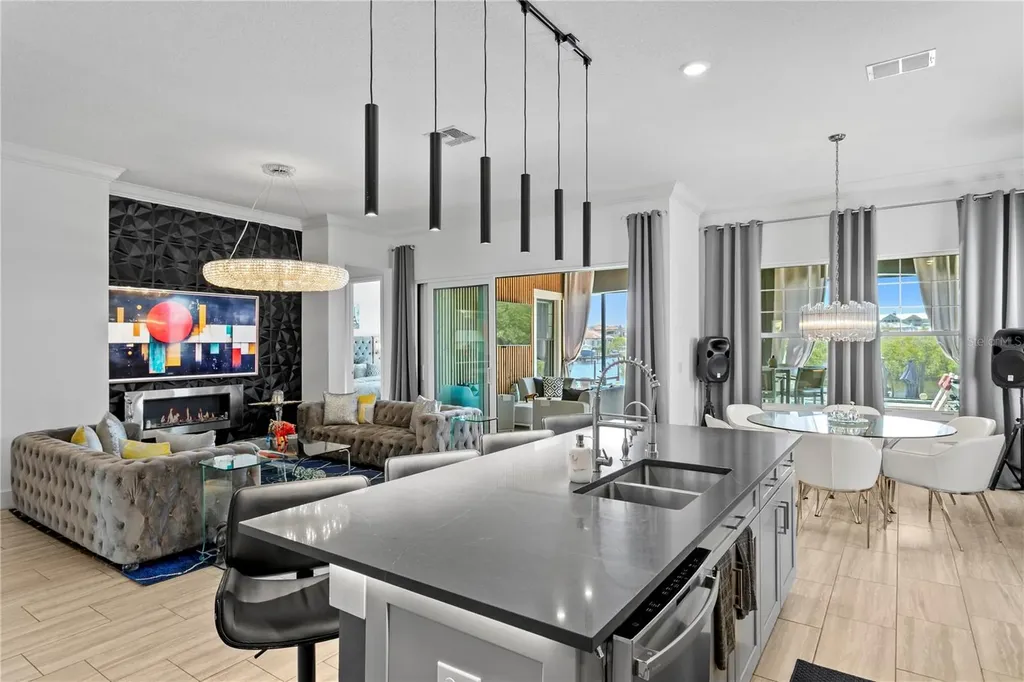 916 Seagrape Drive Ruskin FL 33570