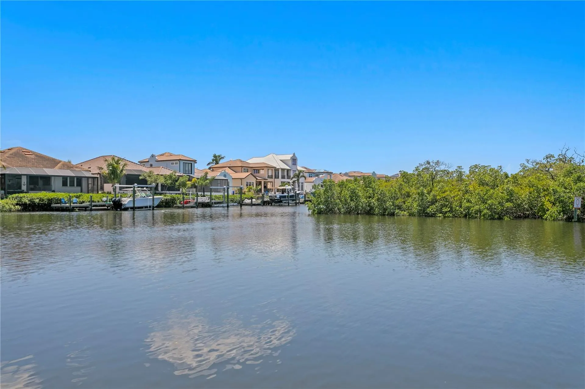 916 Seagrape Drive Ruskin FL 33570