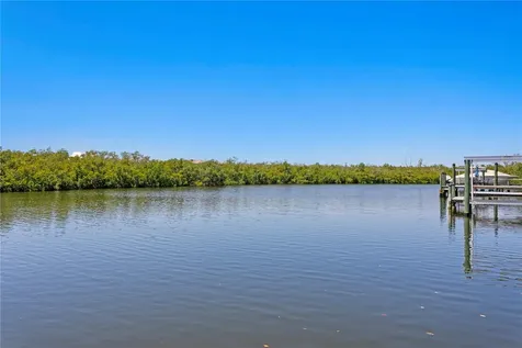 916 Seagrape Drive Ruskin FL 33570