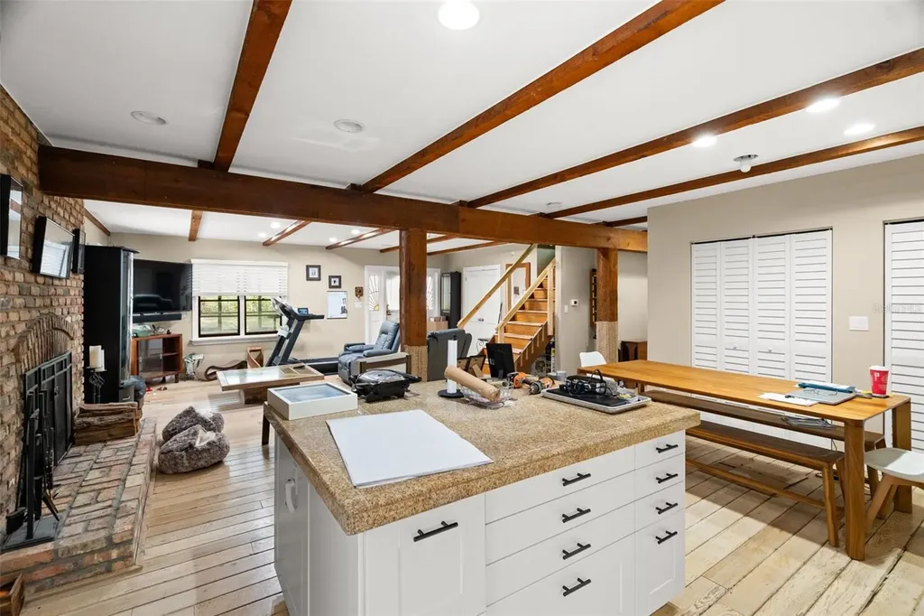 6890 County Road 95 Palm Harbor FL 34684