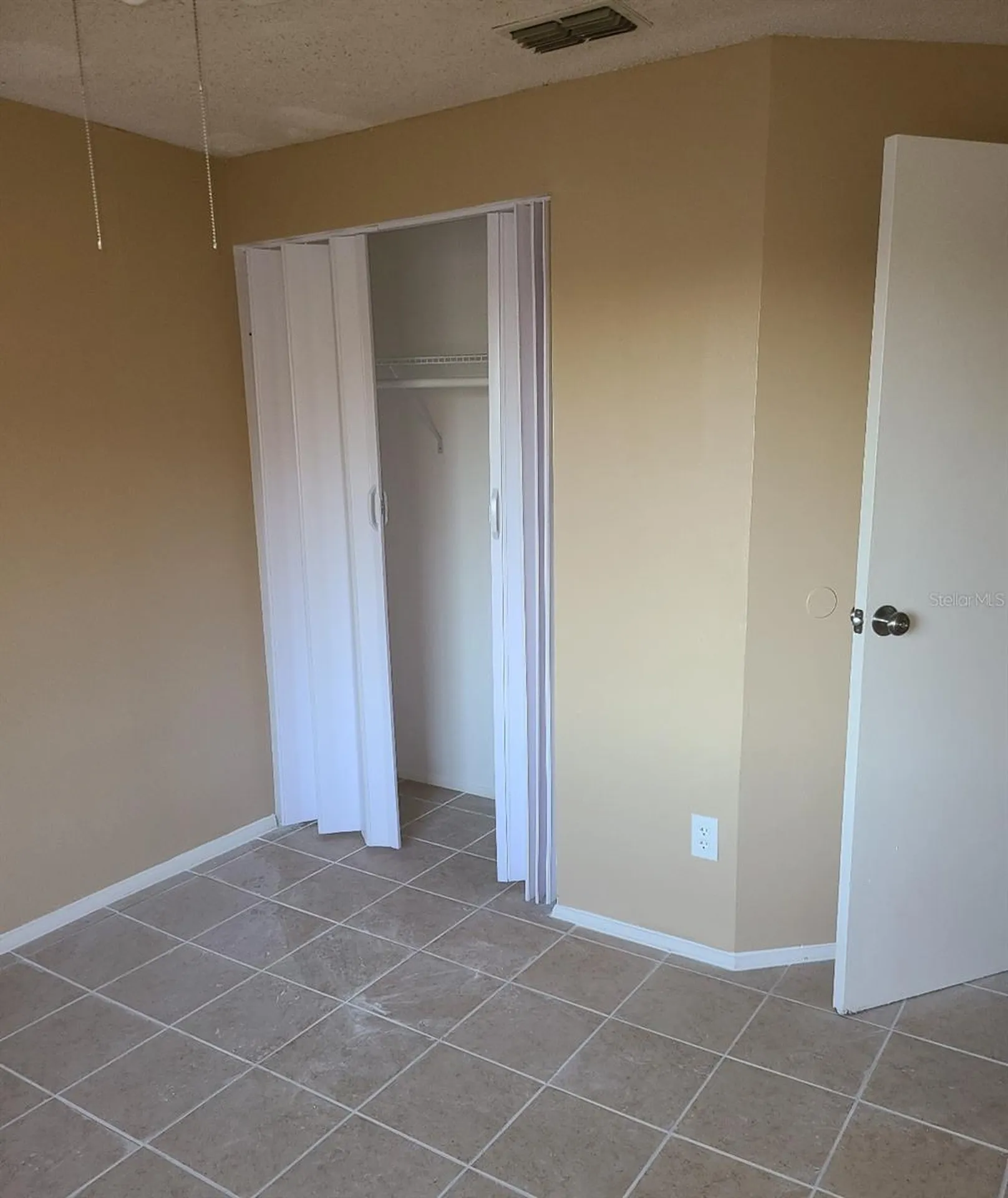 4916 Silver Oaks Village Orlando FL 32808