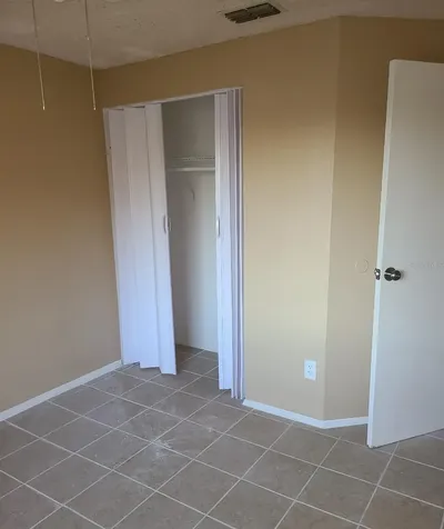 4916 Silver Oaks Village Orlando FL 32808