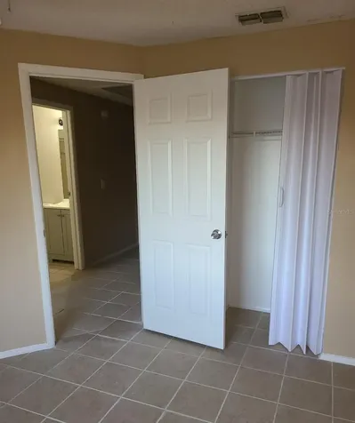 4916 Silver Oaks Village Orlando FL 32808