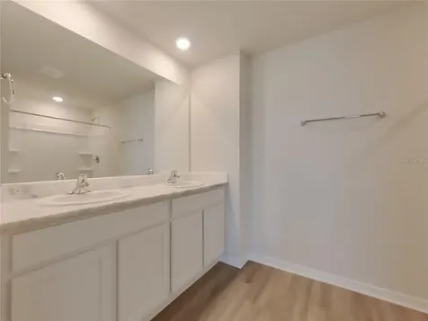 10749 Hidden Banks Glen Parrish FL 34219