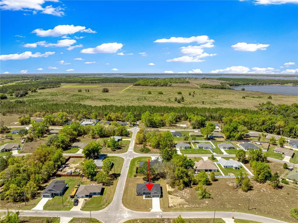 22 Malauka Run Lane Ocklawaha FL 32179