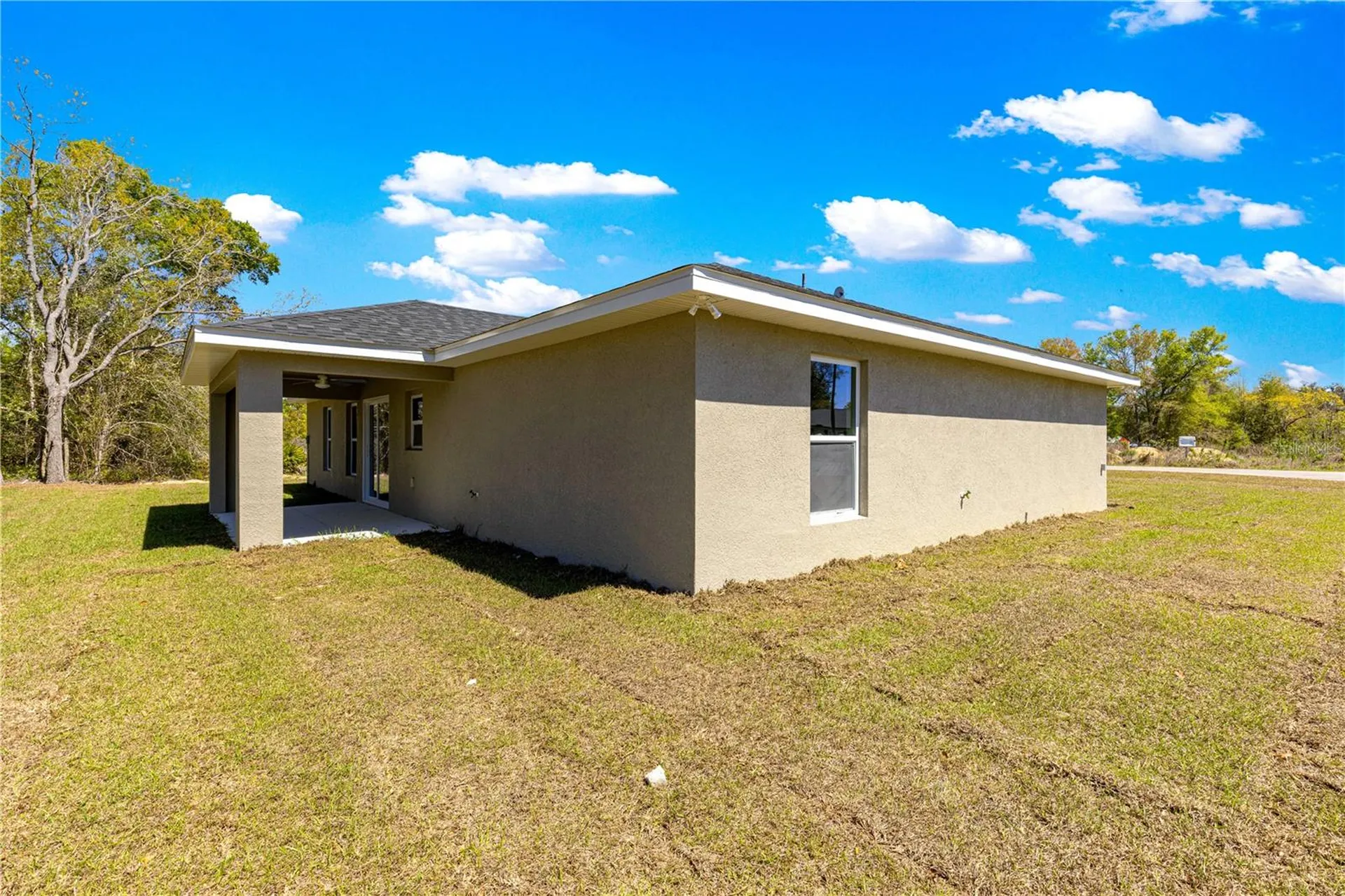 22 Malauka Run Lane Ocklawaha FL 32179