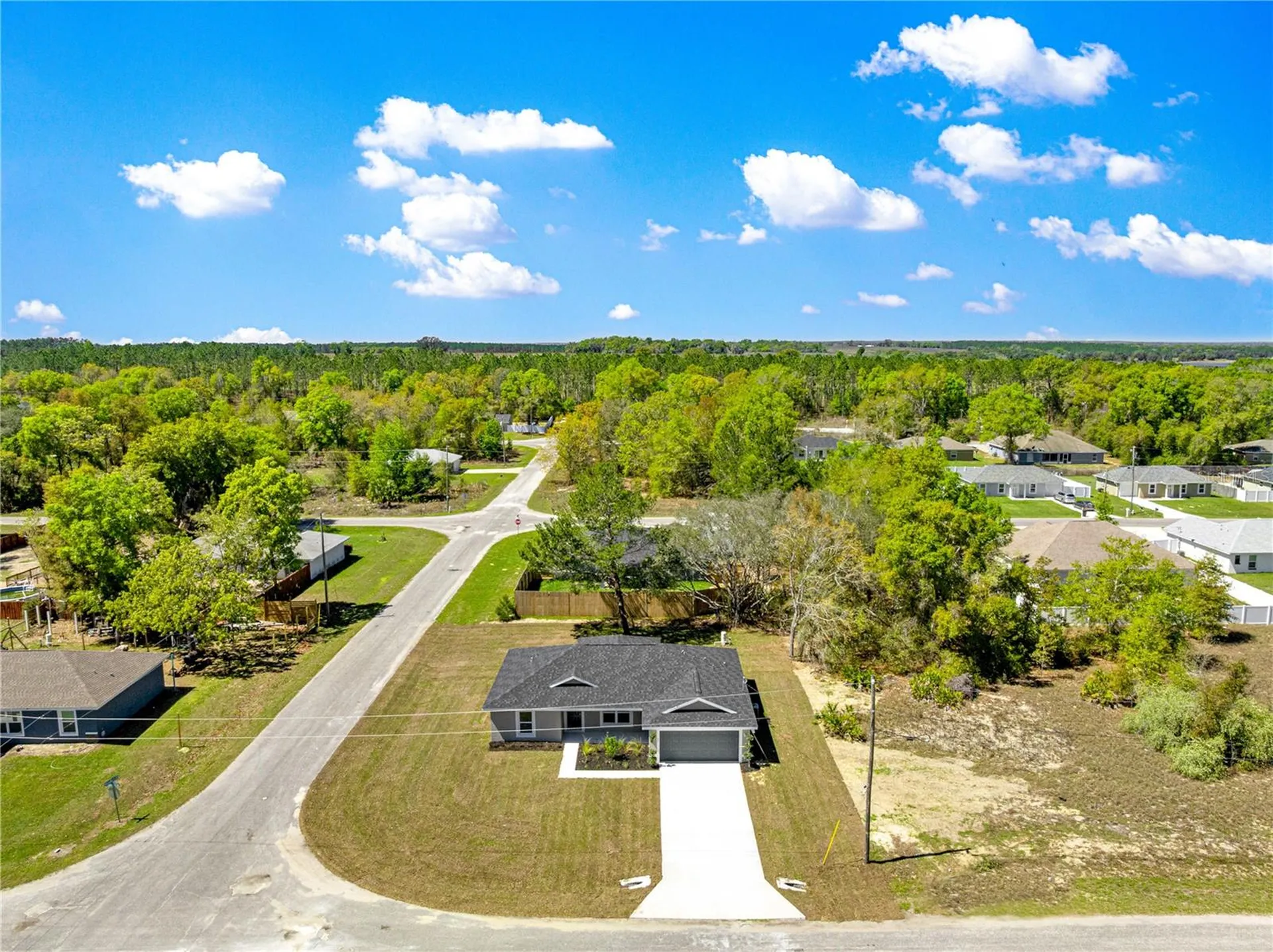 22 Malauka Run Lane Ocklawaha FL 32179