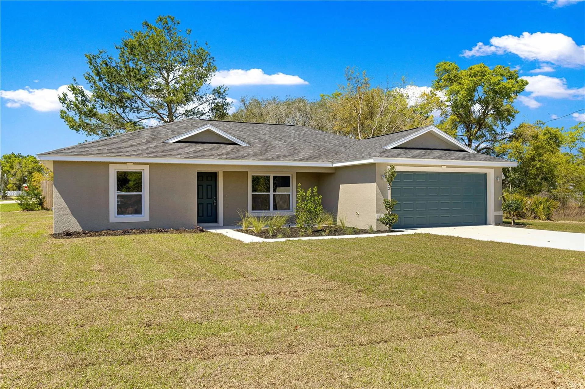 22 Malauka Run Lane Ocklawaha FL 32179