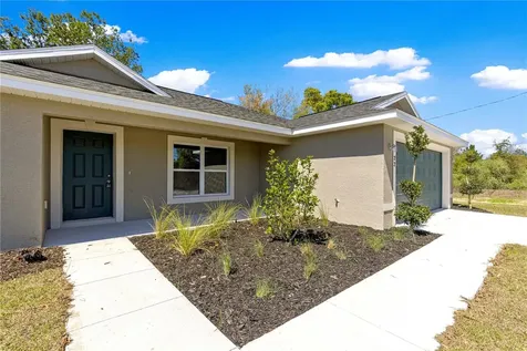 22 Malauka Run Lane Ocklawaha FL 32179