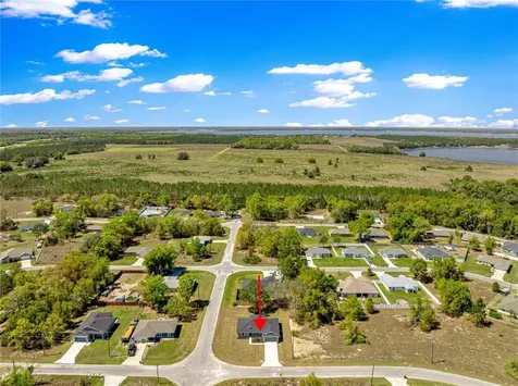 22 Malauka Run Lane Ocklawaha FL 32179
