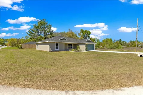 22 Malauka Run Lane Ocklawaha FL 32179