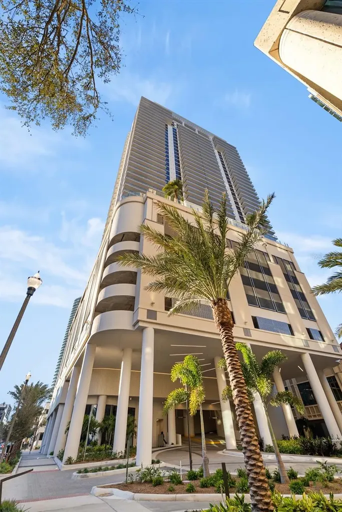 275 1st Avenue St Petersburg FL 33701