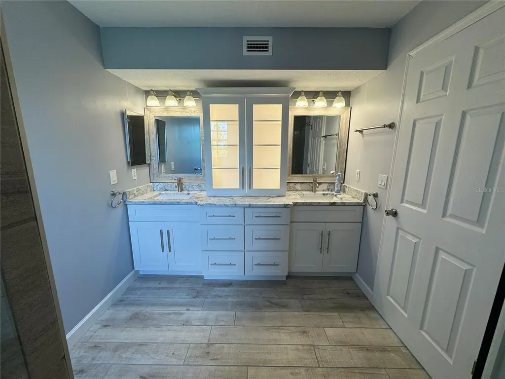 1806 Lago Vista Boulevard Palm Harbor FL 34685
