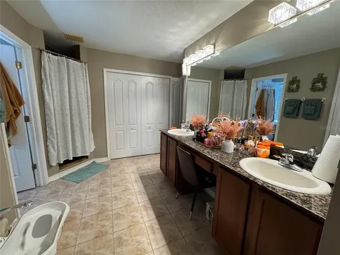 435 Stone Briar Drive Ruskin FL 33570