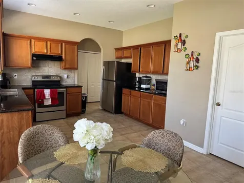 435 Stone Briar Drive Ruskin FL 33570