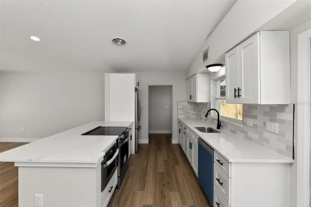 1321 Murray Avenue Clearwater FL 33755