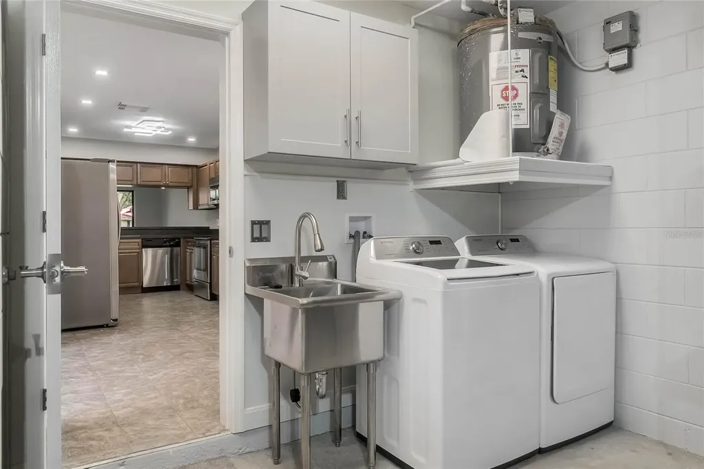 8235 Ambrose Cove Way Orlando FL 32819