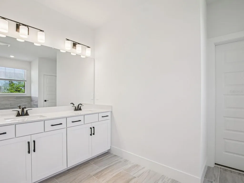156 Shady Edge Loop Nokomis FL 34275