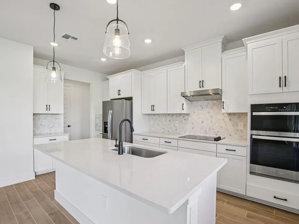 156 Shady Edge Loop Nokomis FL 34275