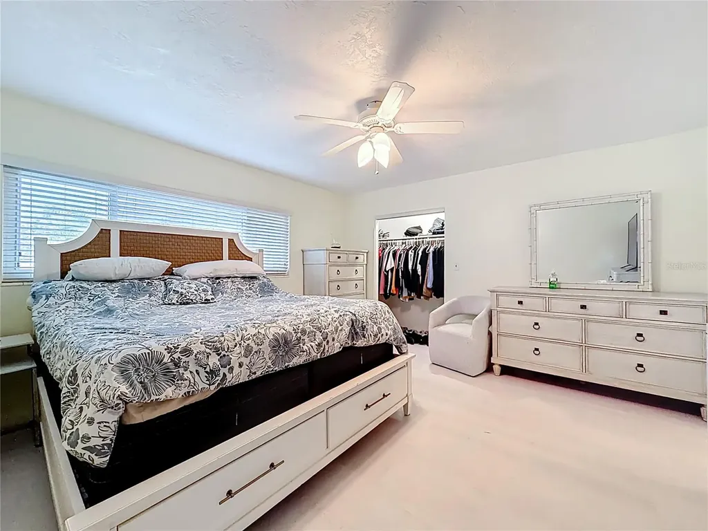 6170 7th Avenue N St Petersburg FL 33710