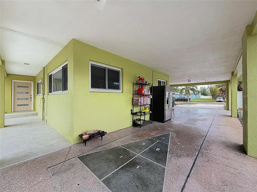 6170 7th Avenue N St Petersburg FL 33710