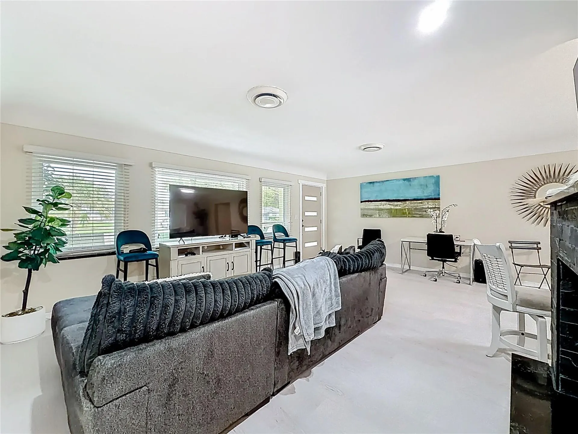 6170 7th Avenue N St Petersburg FL 33710