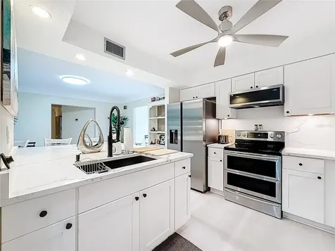 6170 7th Avenue N St Petersburg FL 33710