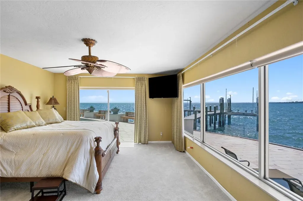 2970 68th Avenue S St Petersburg FL 33712