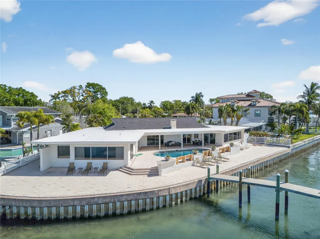 2970 68th Avenue S St Petersburg FL 33712