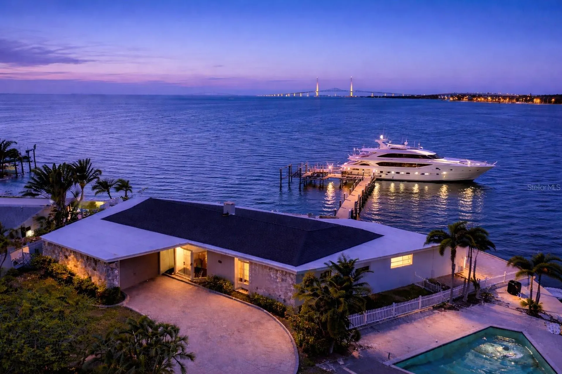 2970 68th Avenue S St Petersburg FL 33712
