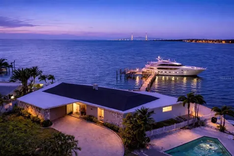 2970 68th Avenue S St Petersburg FL 33712
