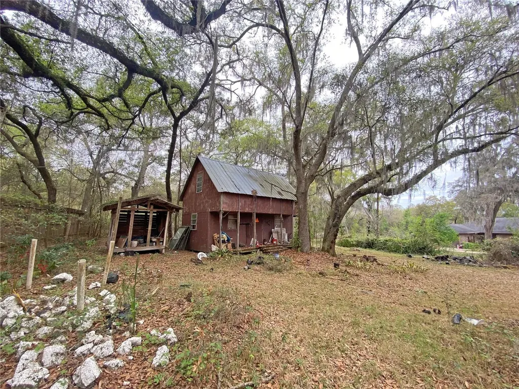 119 Twin Lakes Road Hawthorne FL 32640