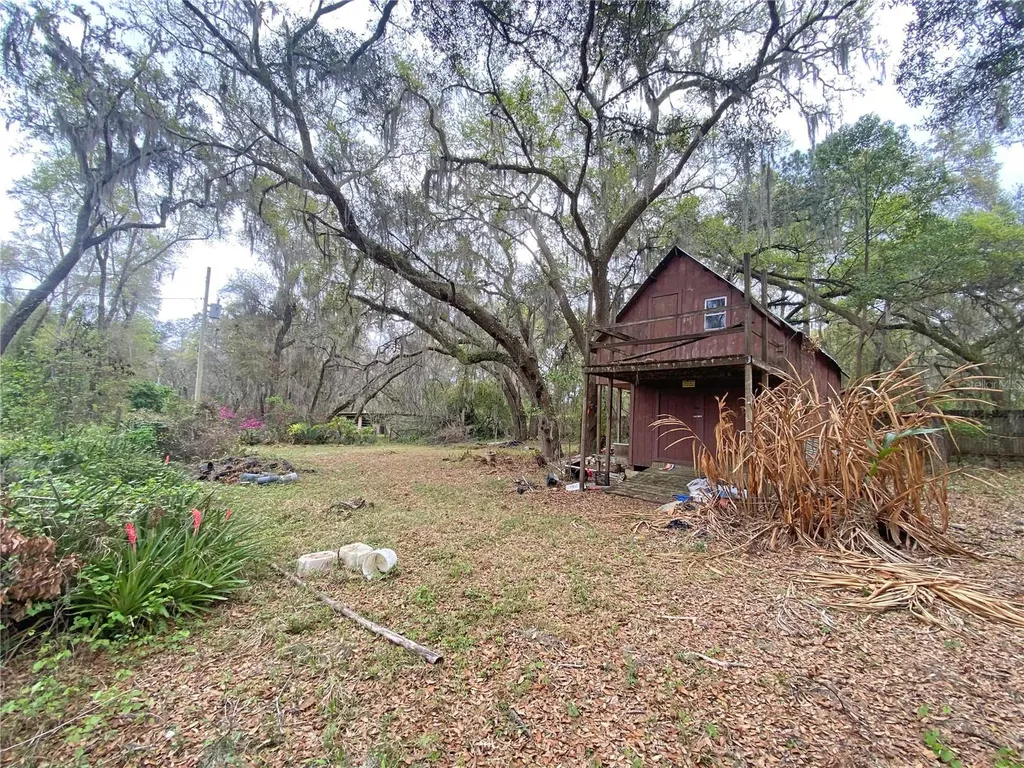 119 Twin Lakes Road Hawthorne FL 32640