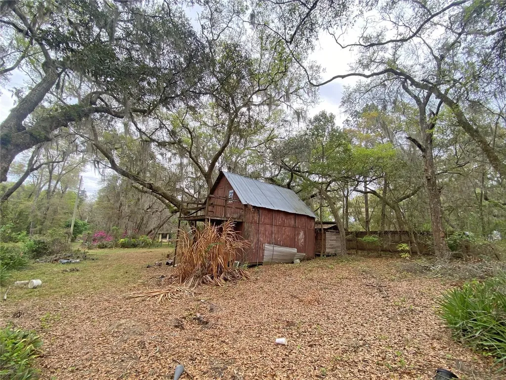 119 Twin Lakes Road Hawthorne FL 32640