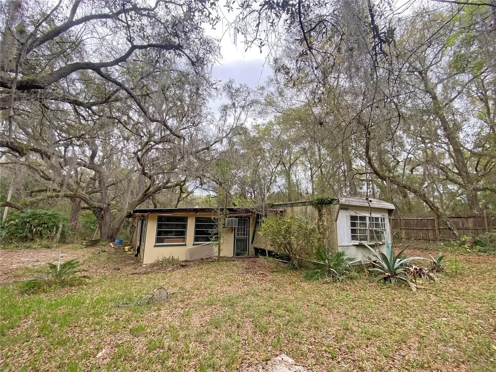119 Twin Lakes Road Hawthorne FL 32640