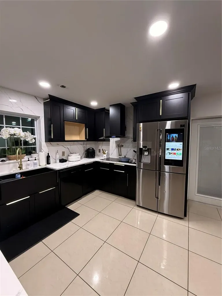1305 E Louise Avenue Tampa FL 33603