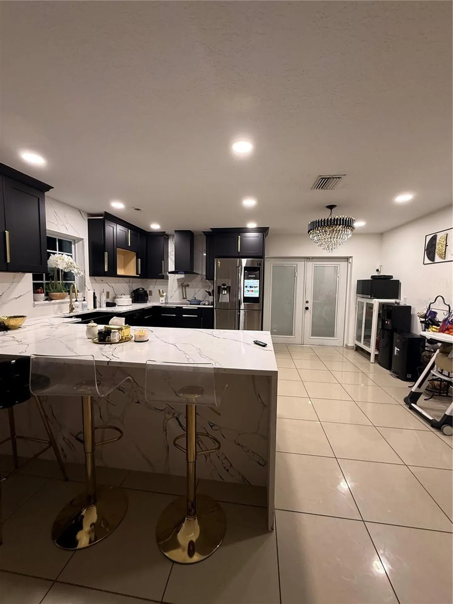 1305 E Louise Avenue Tampa FL 33603