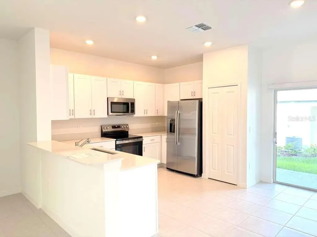 10171 Trumpet Honeysuckle Way San Antonio FL 33576